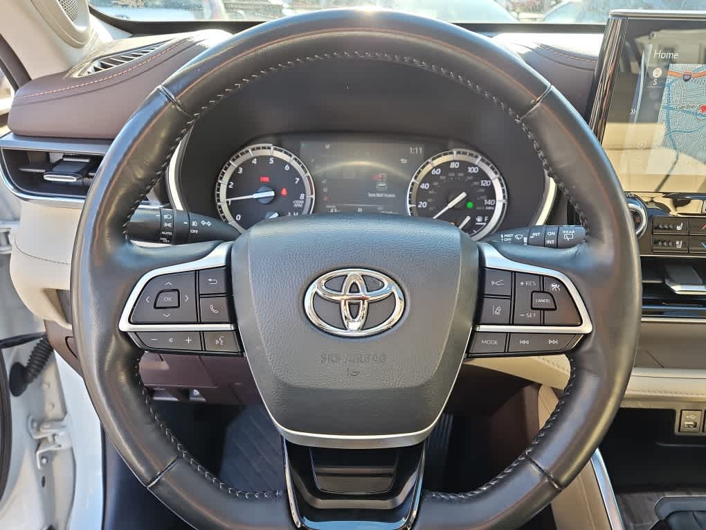 used 2022 Toyota Highlander car, priced at $36,797