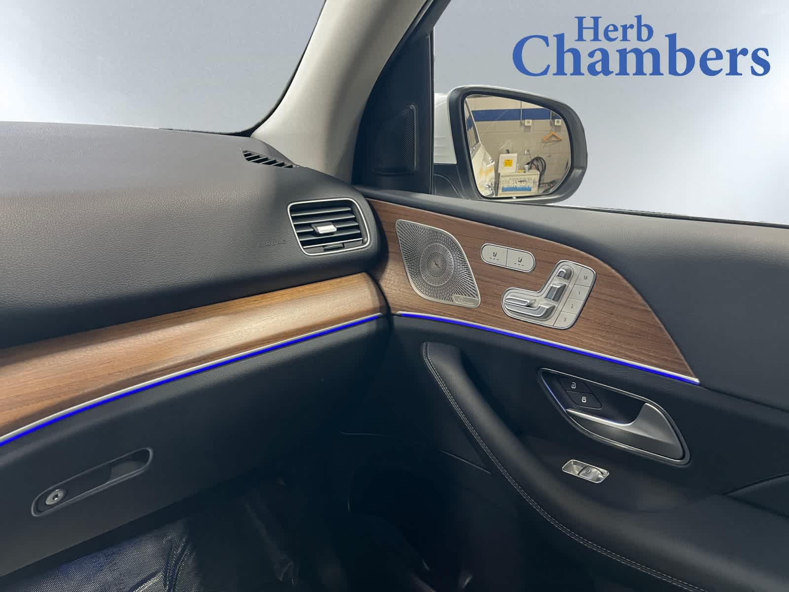used 2025 Mercedes-Benz GLE 350 car, priced at $57,998