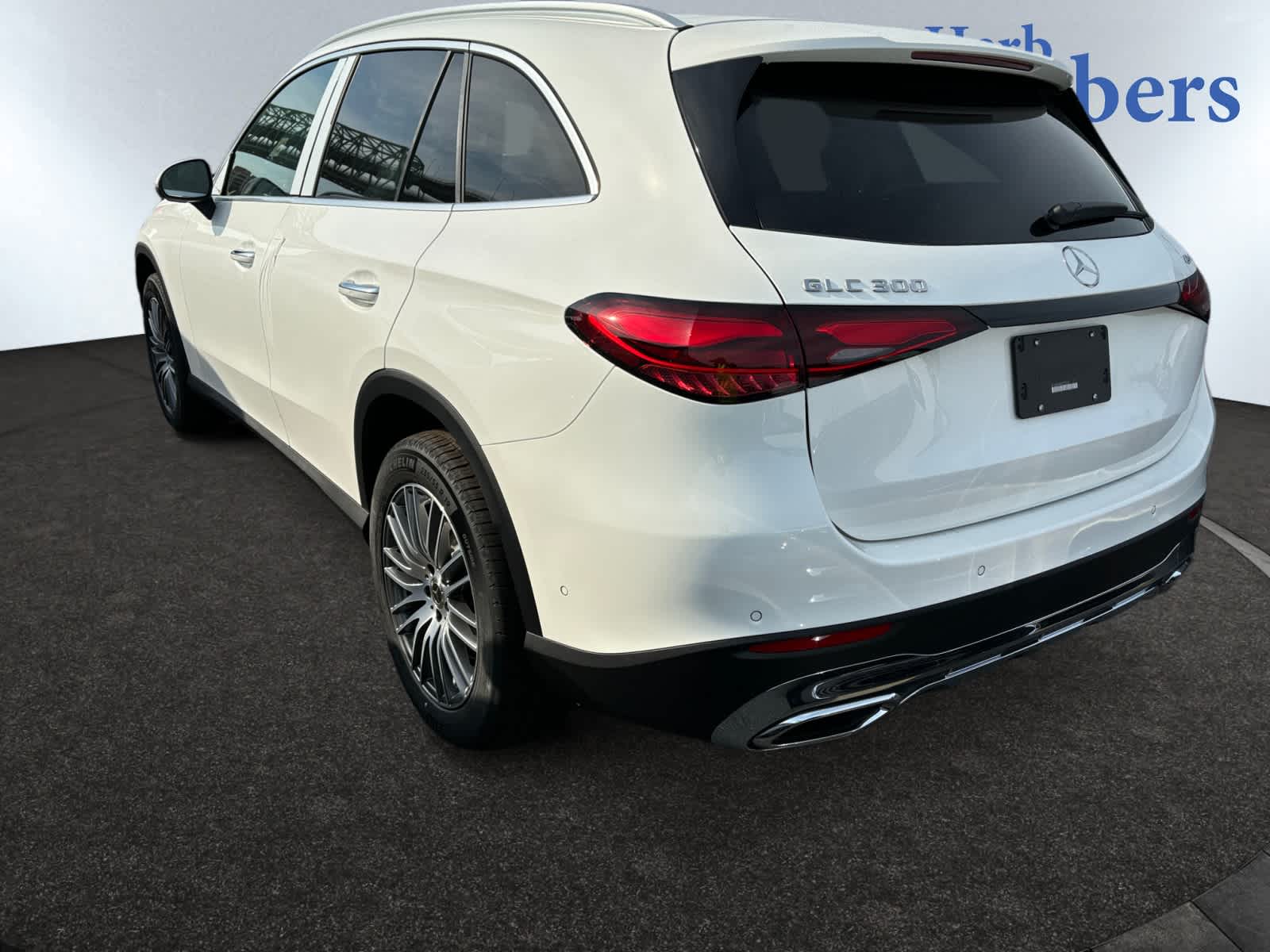 new 2025 Mercedes-Benz GLC 300 car