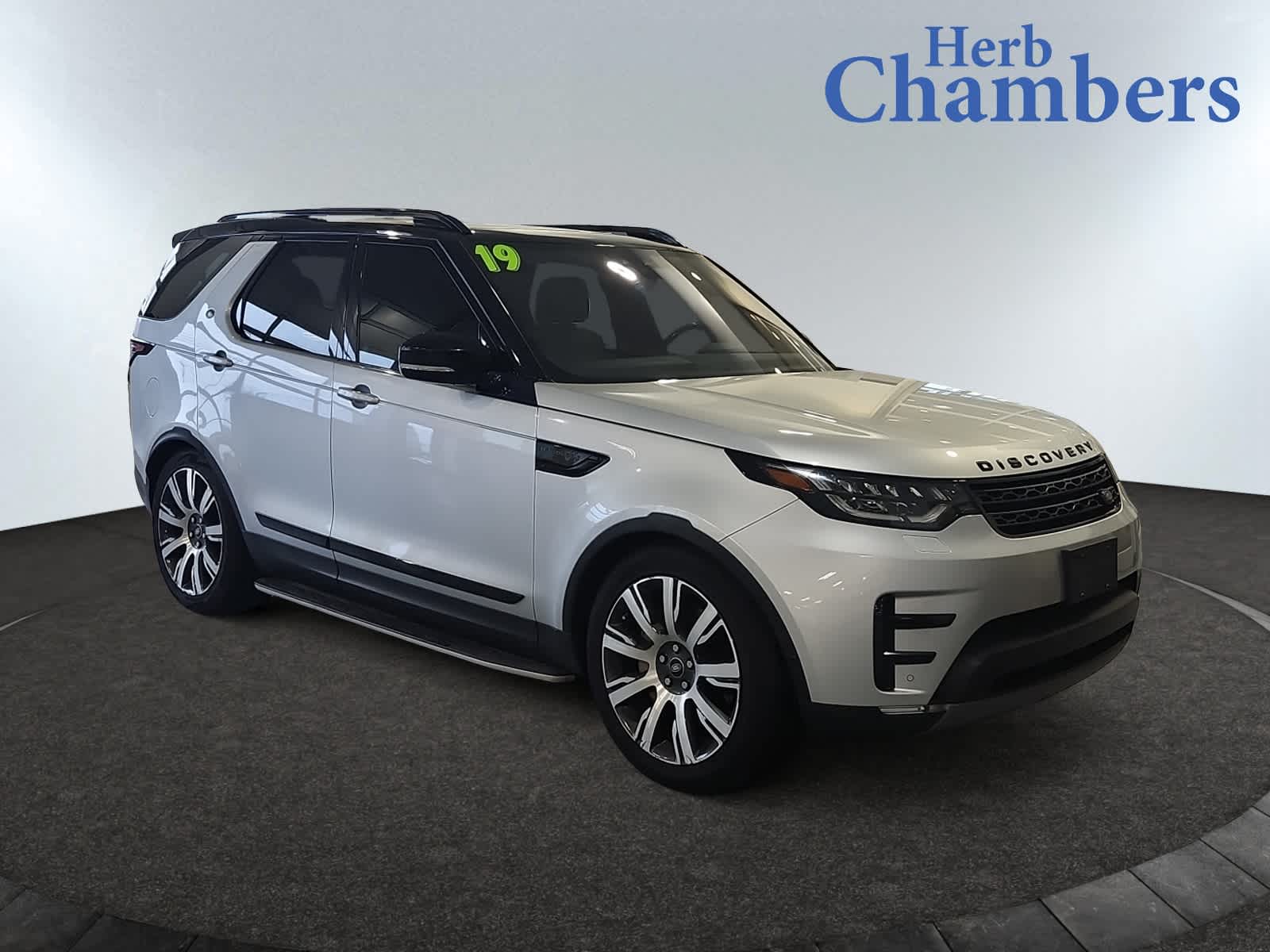 used 2019 Land Rover Discovery car, priced at $26,497