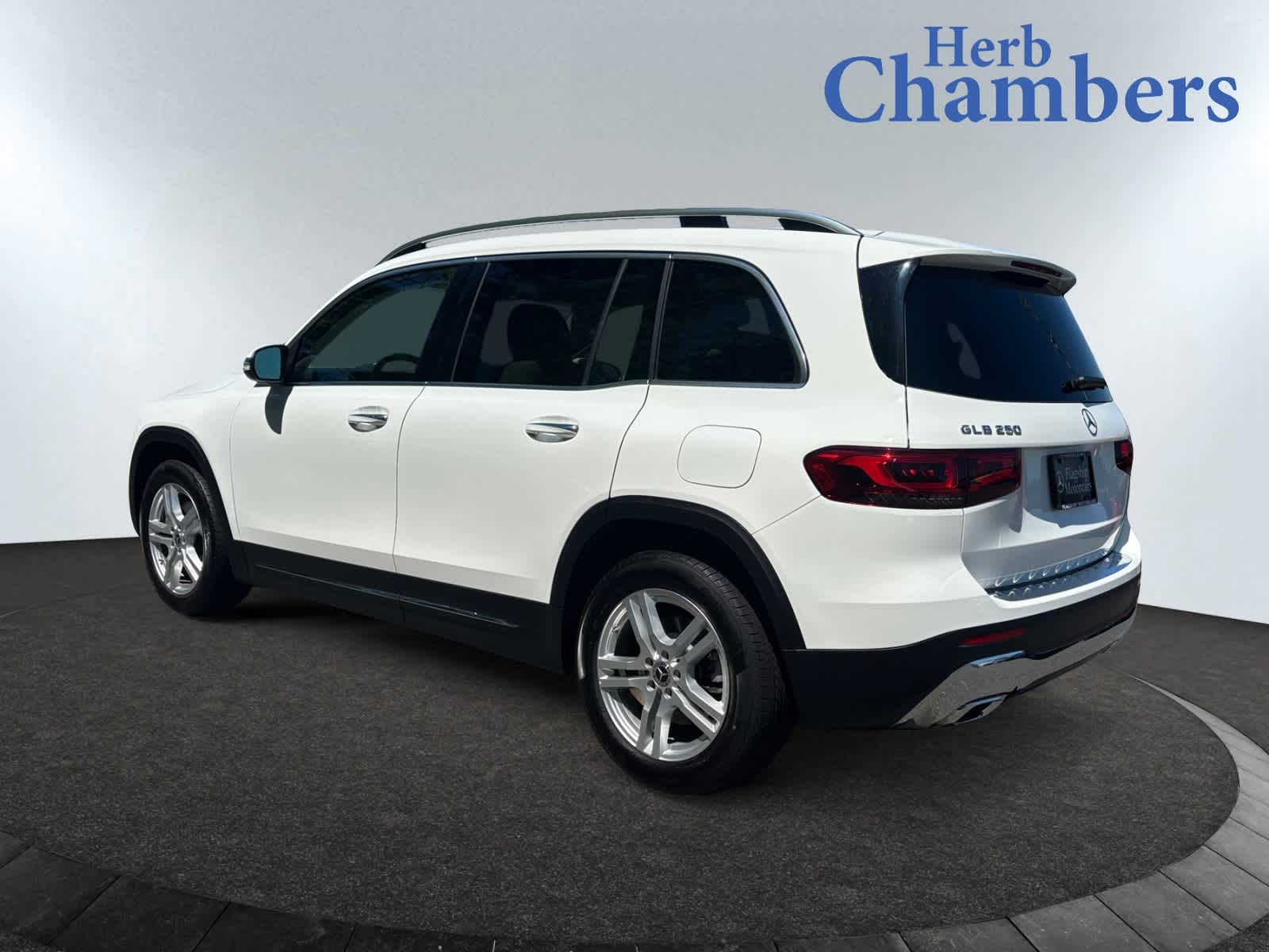 used 2022 Mercedes-Benz GLB 250 car, priced at $32,398