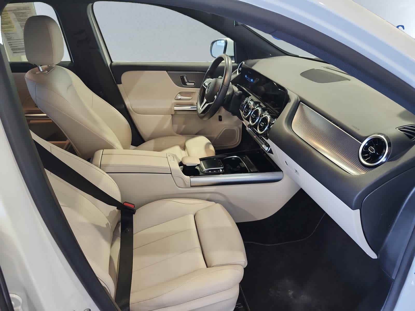 used 2022 Mercedes-Benz GLA 250 car, priced at $27,997