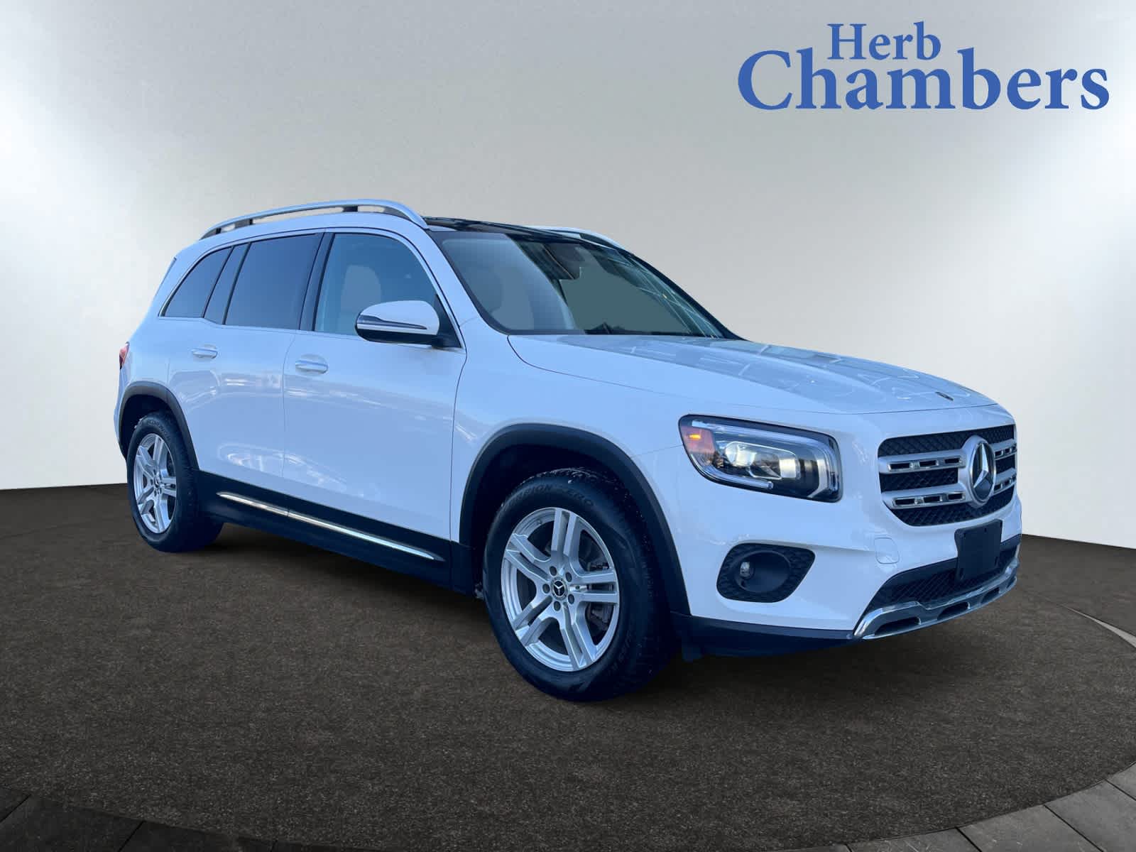 used 2021 Mercedes-Benz GLB 250 car, priced at $27,299