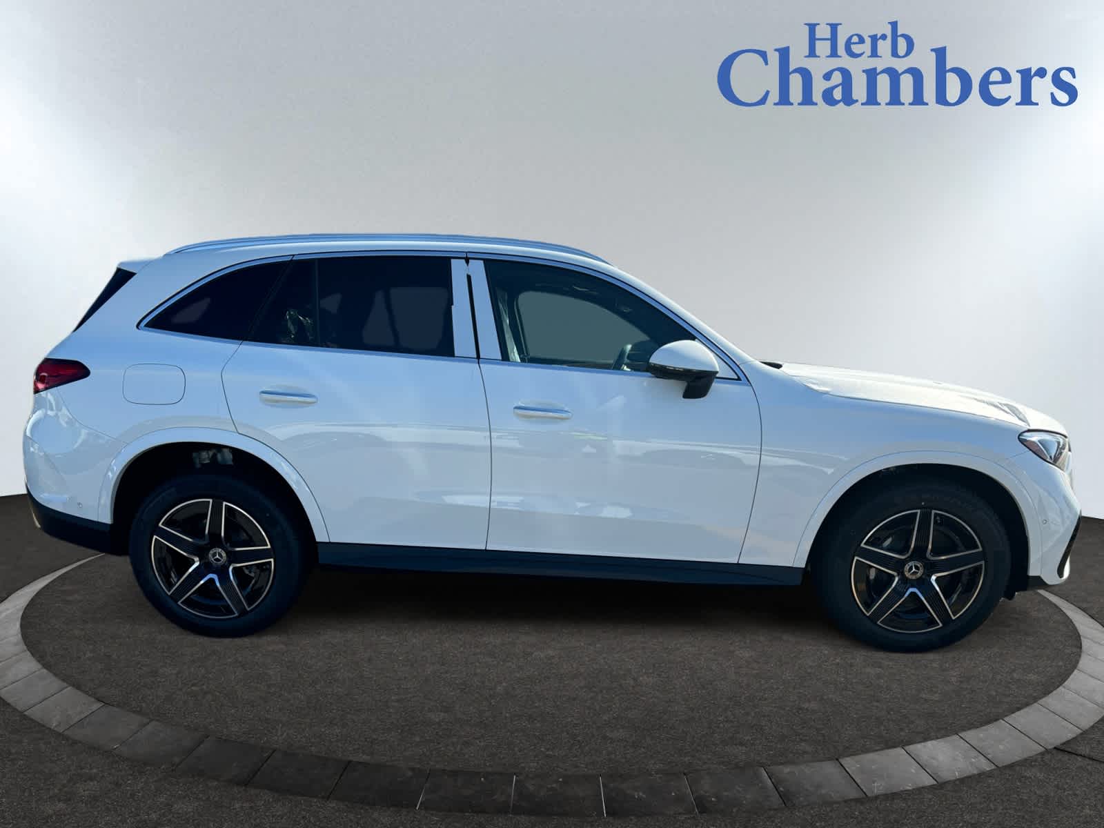 new 2025 Mercedes-Benz GLC 300 car