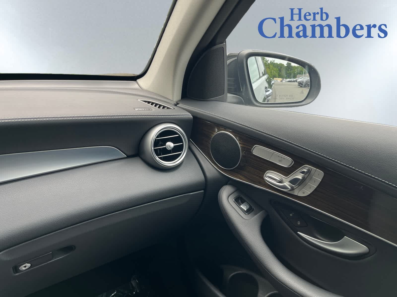 used 2022 Mercedes-Benz GLC 300 car, priced at $32,498