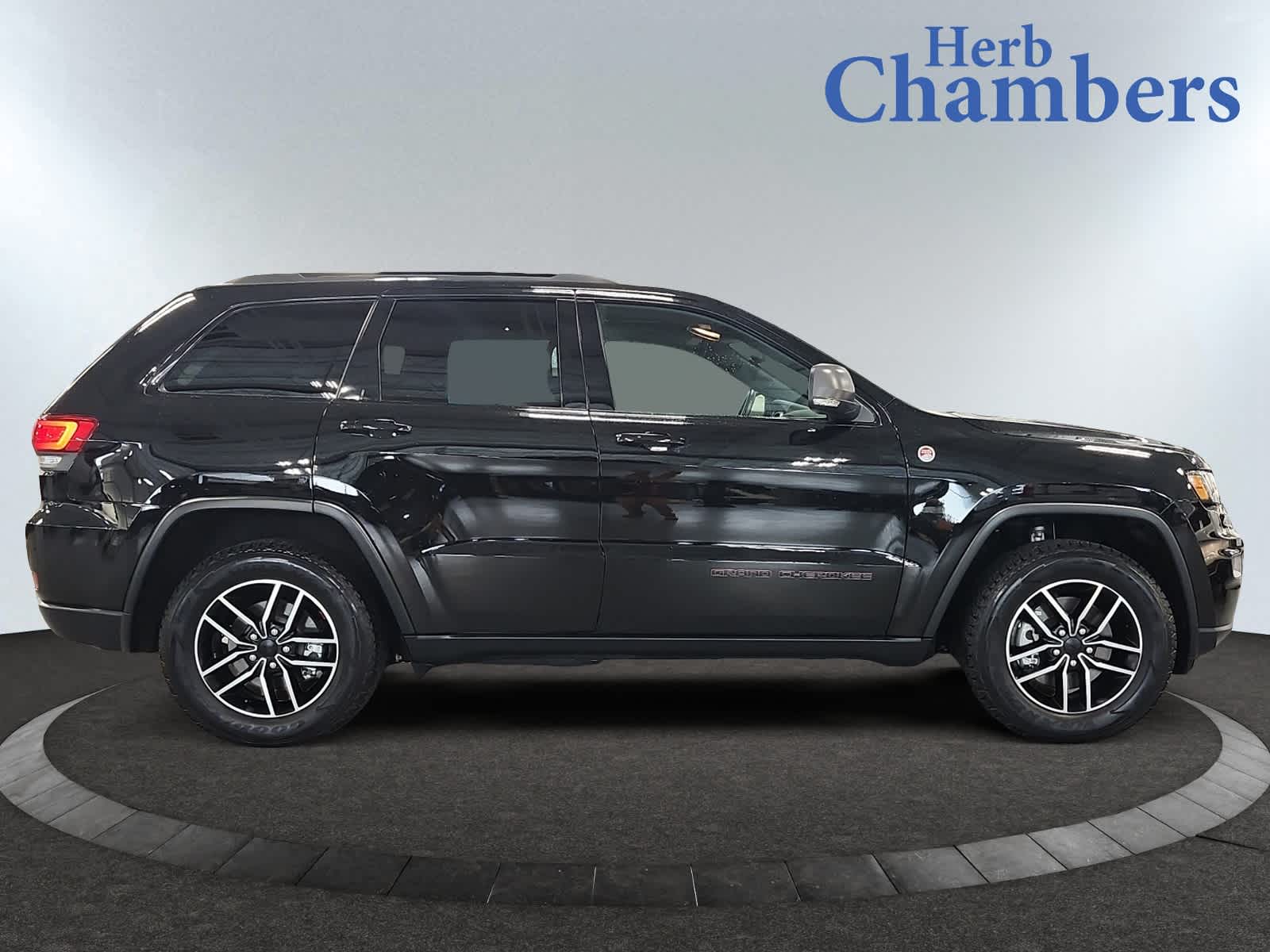 used 2021 Jeep Grand Cherokee car, priced at $32,497