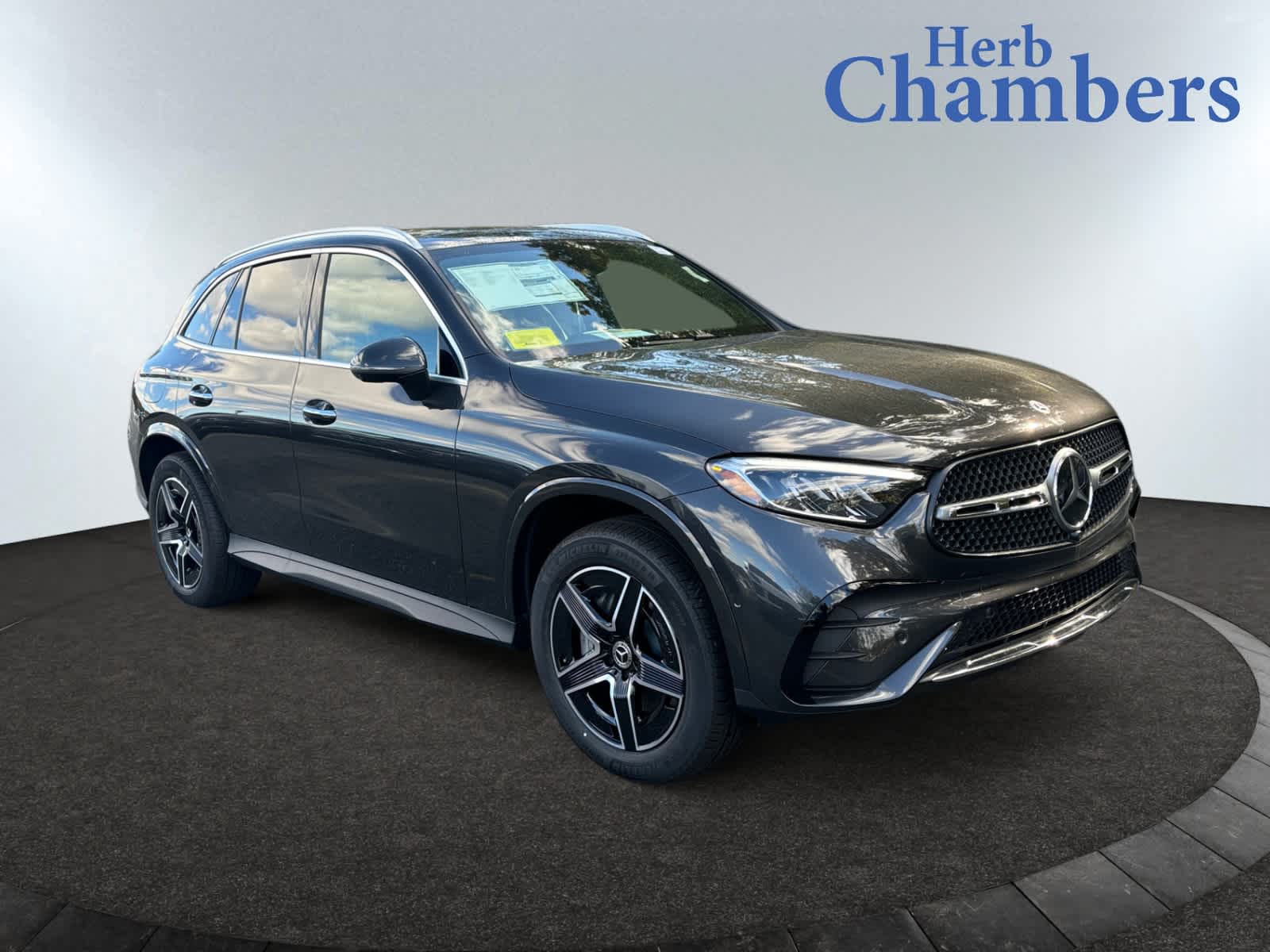 new 2025 Mercedes-Benz GLC 300 car