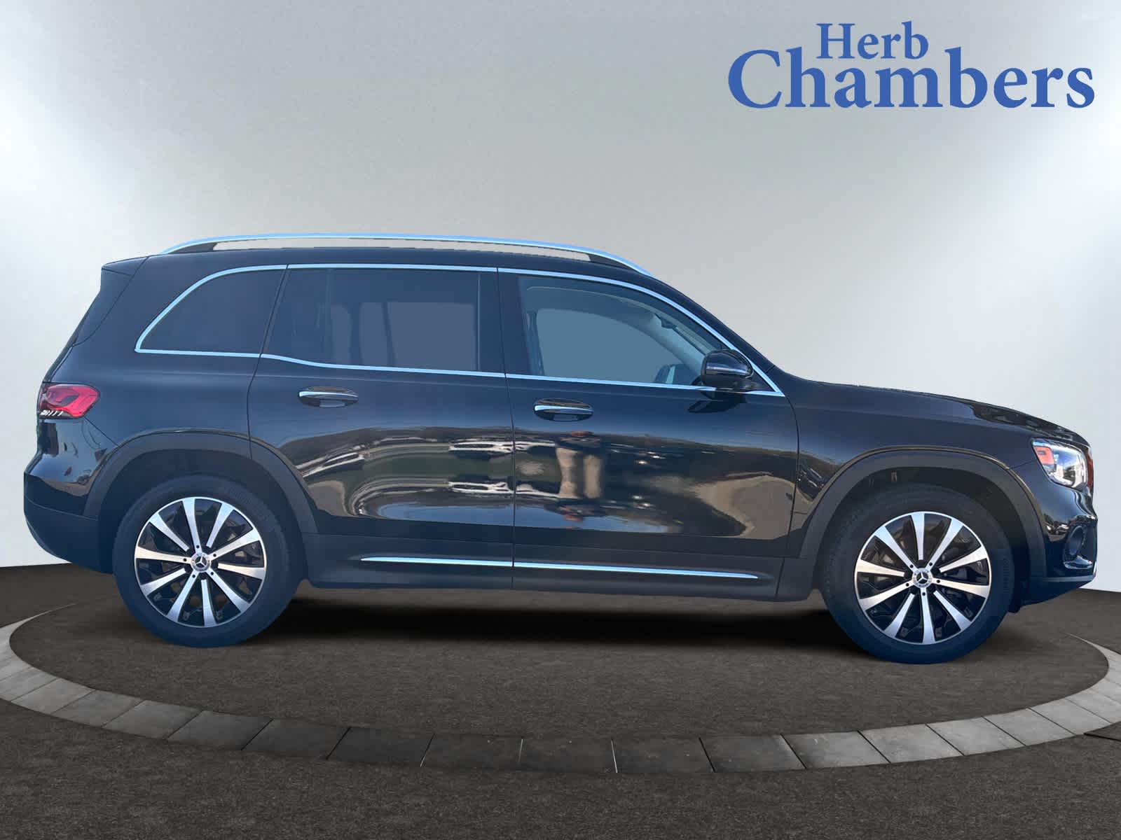 used 2023 Mercedes-Benz GLB 250 car, priced at $38,998