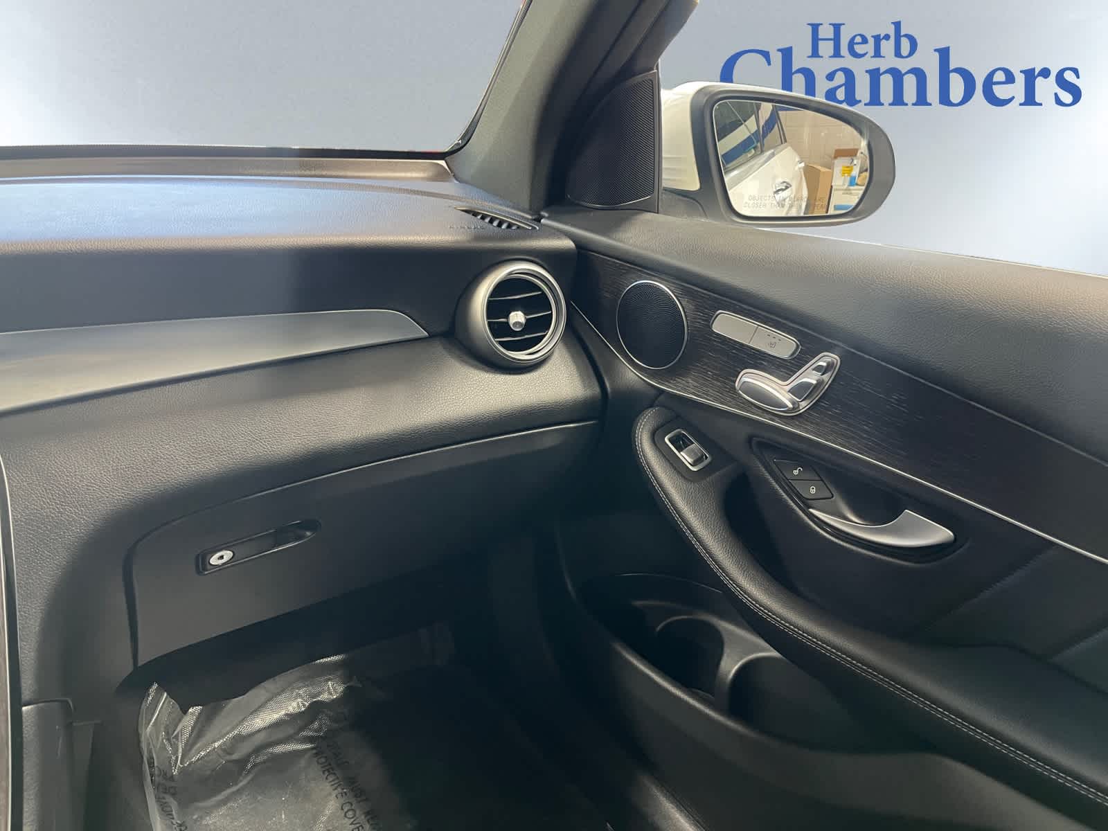 used 2021 Mercedes-Benz GLC 300 car, priced at $30,998