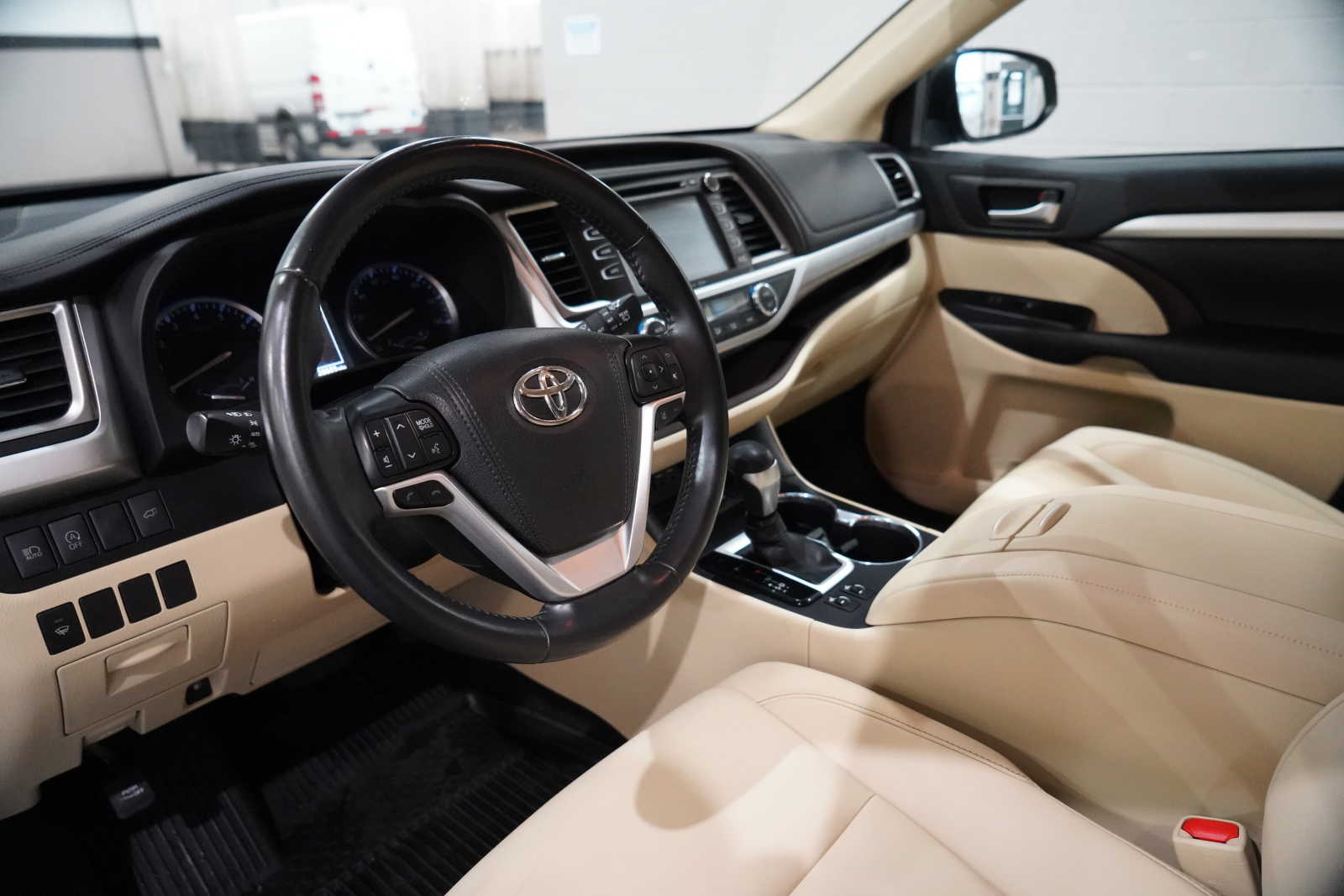used 2019 Toyota Highlander car, priced at $29,897
