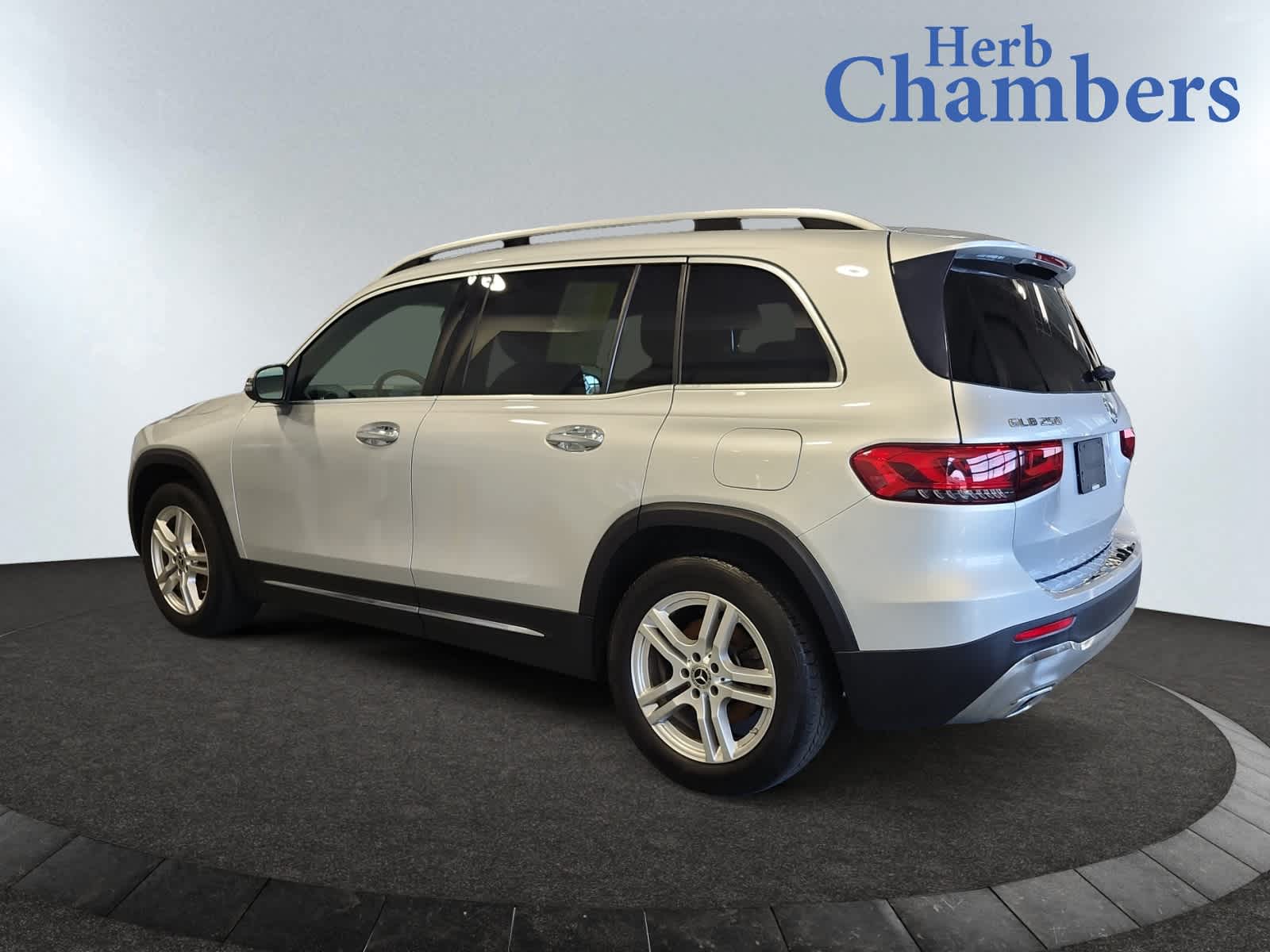 used 2020 Mercedes-Benz GLB 250 car, priced at $21,997