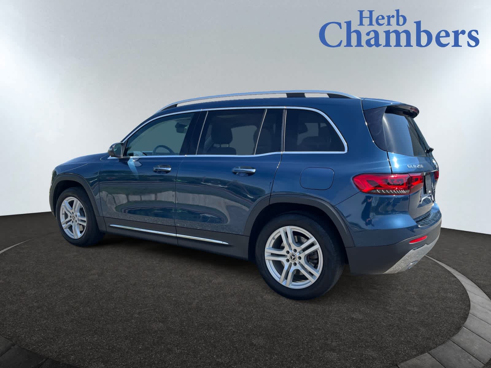 used 2022 Mercedes-Benz GLB 250 car, priced at $29,798