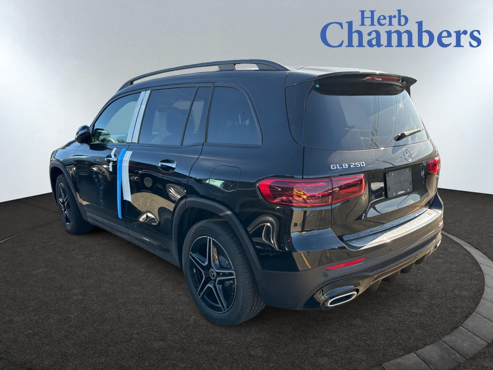 new 2025 Mercedes-Benz GLB 250 car