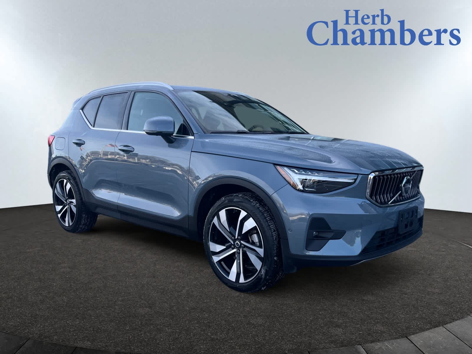 used 2023 Volvo XC40 car, priced at $33,999