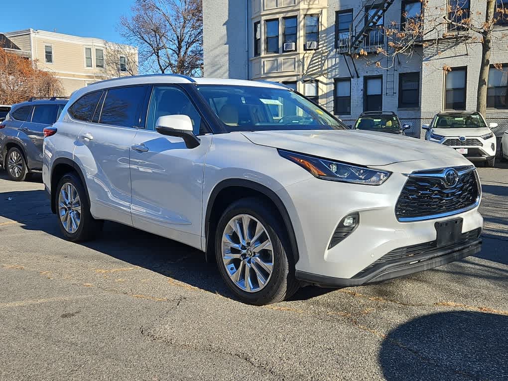 used 2022 Toyota Highlander car, priced at $36,797