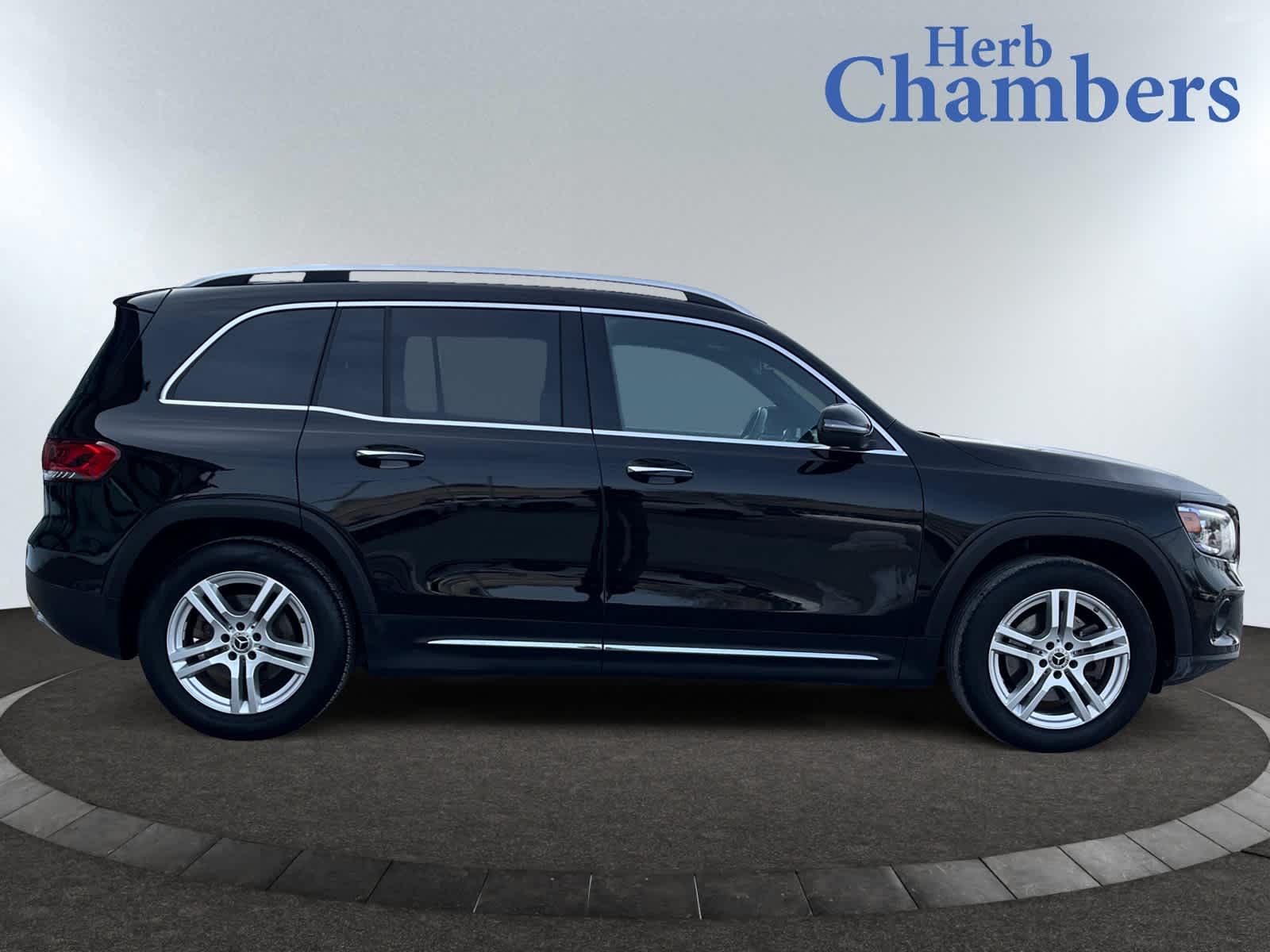 used 2022 Mercedes-Benz GLB 250 car, priced at $32,998