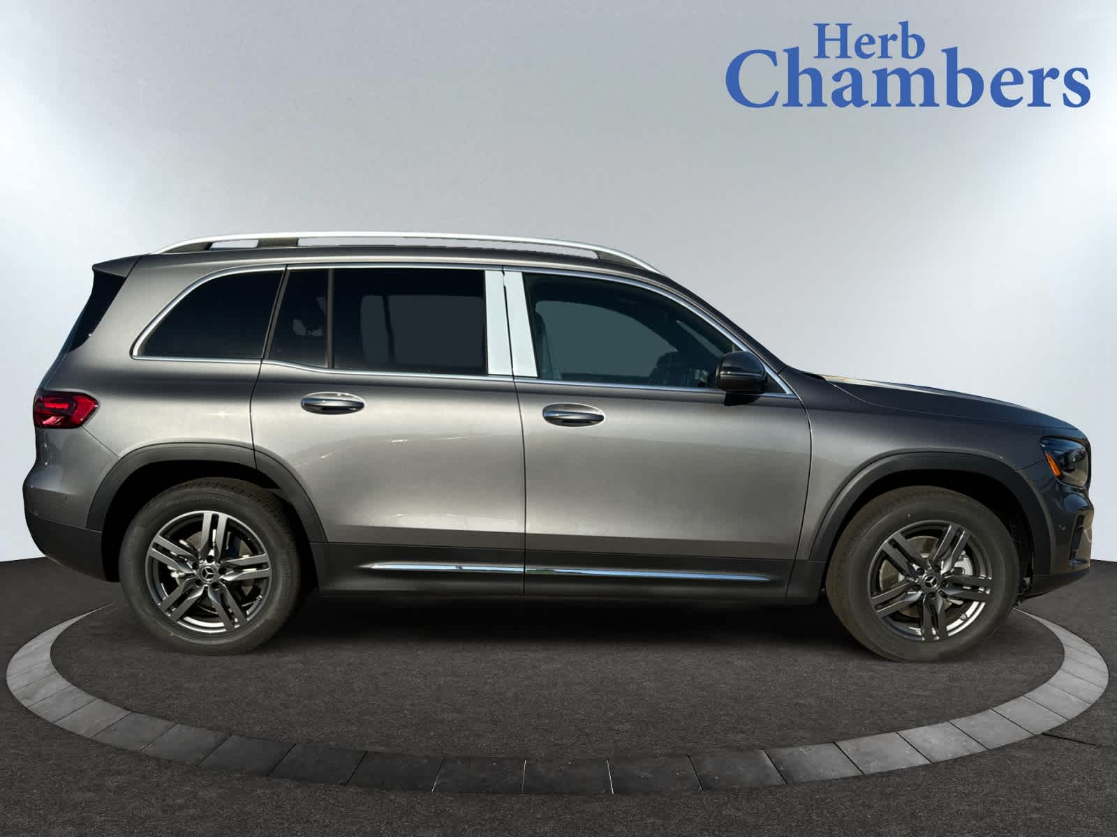 new 2025 Mercedes-Benz GLB 250 car