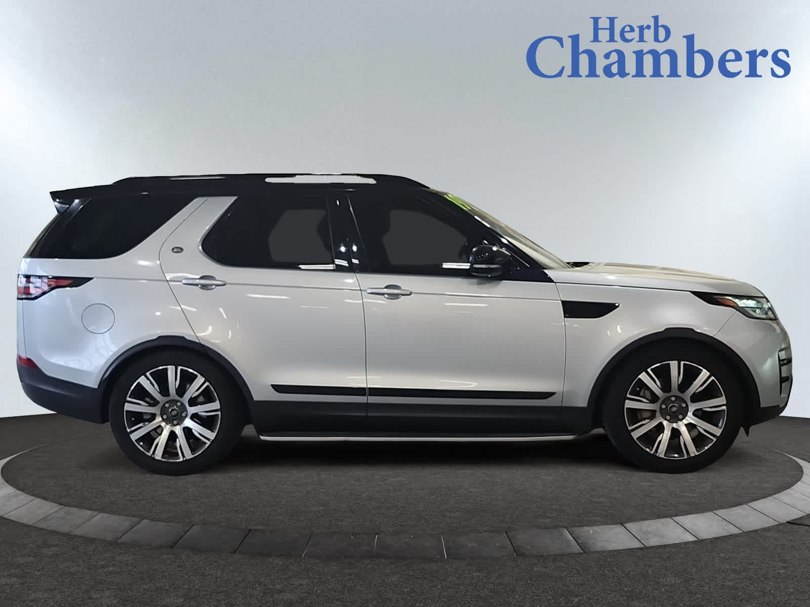 used 2019 Land Rover Discovery car, priced at $26,497