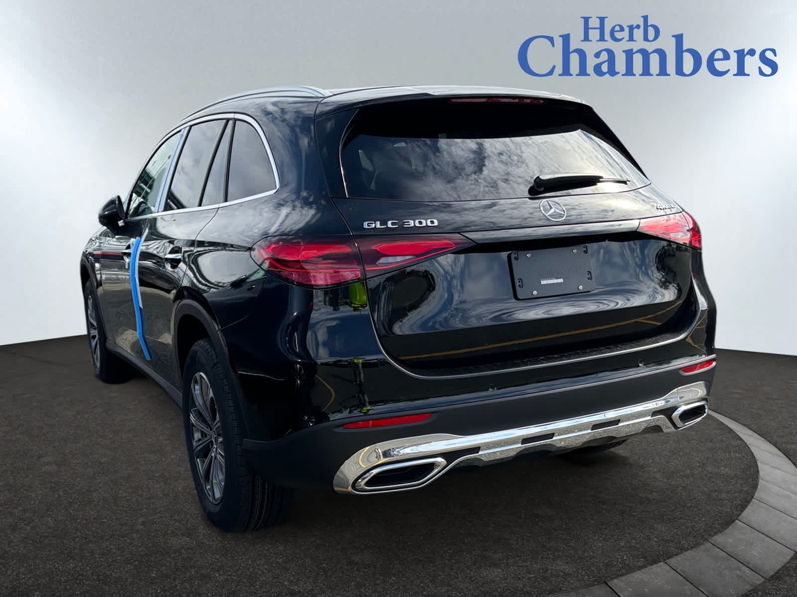 new 2025 Mercedes-Benz GLC 300 car