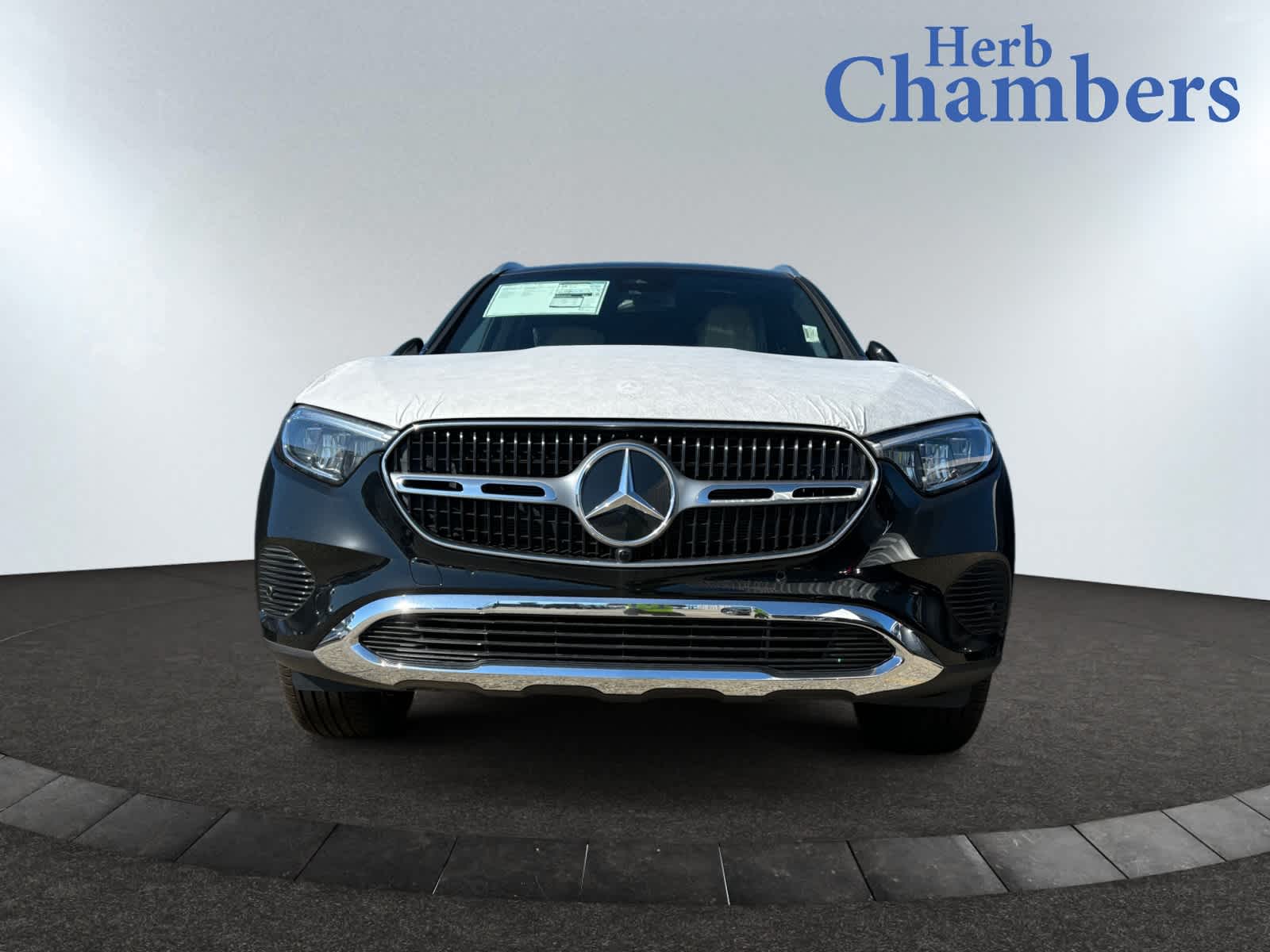 new 2025 Mercedes-Benz GLC 300 car