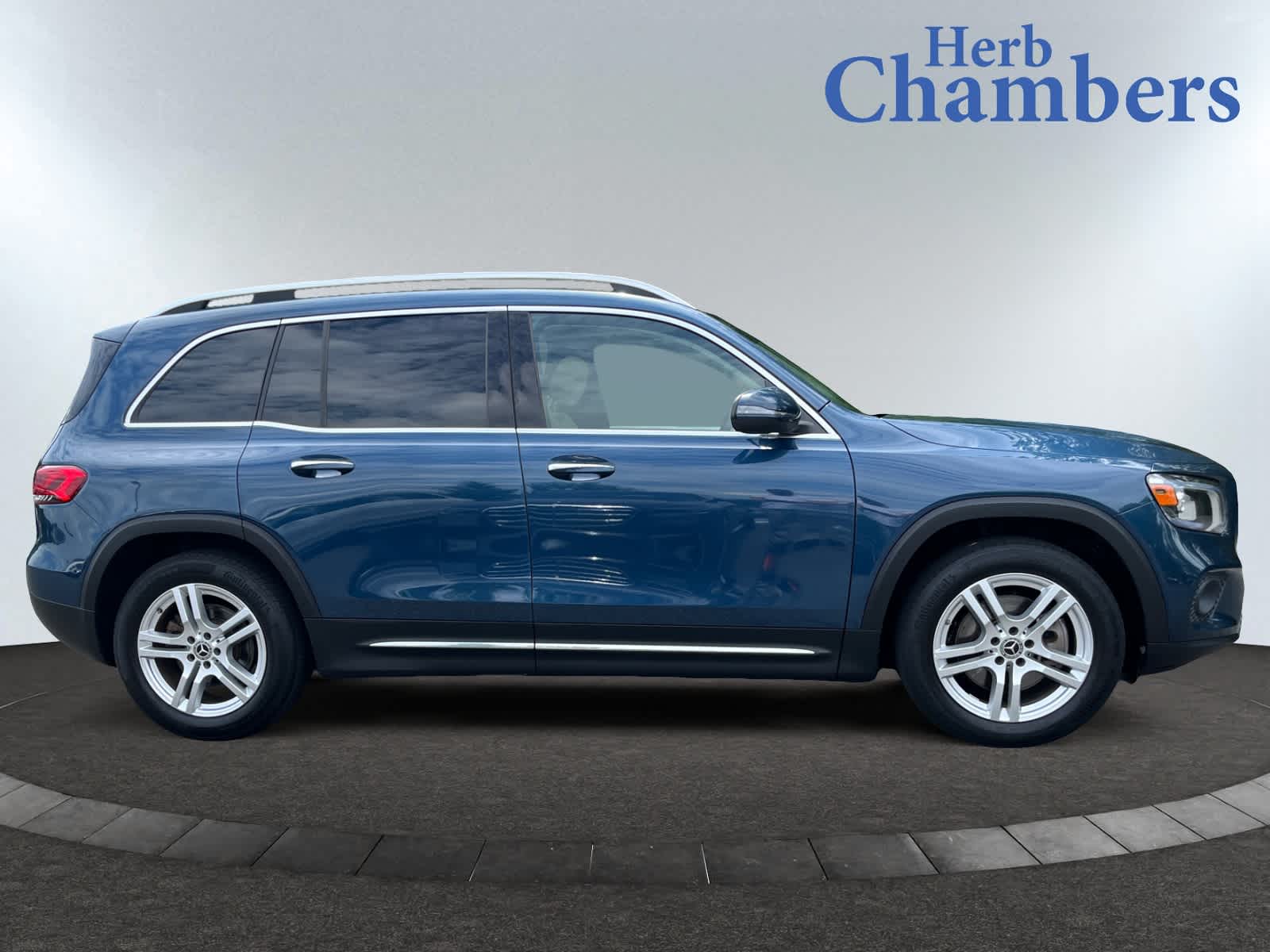 used 2021 Mercedes-Benz GLB 250 car, priced at $29,998