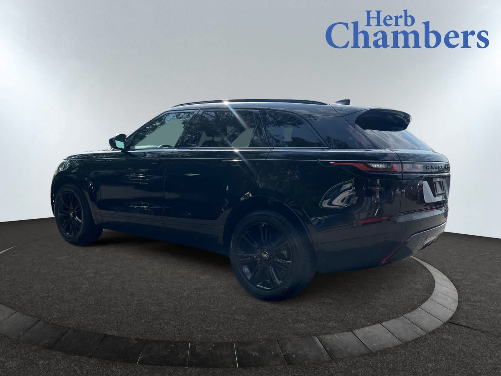 used 2022 Land Rover Range Rover Velar car, priced at $36,997