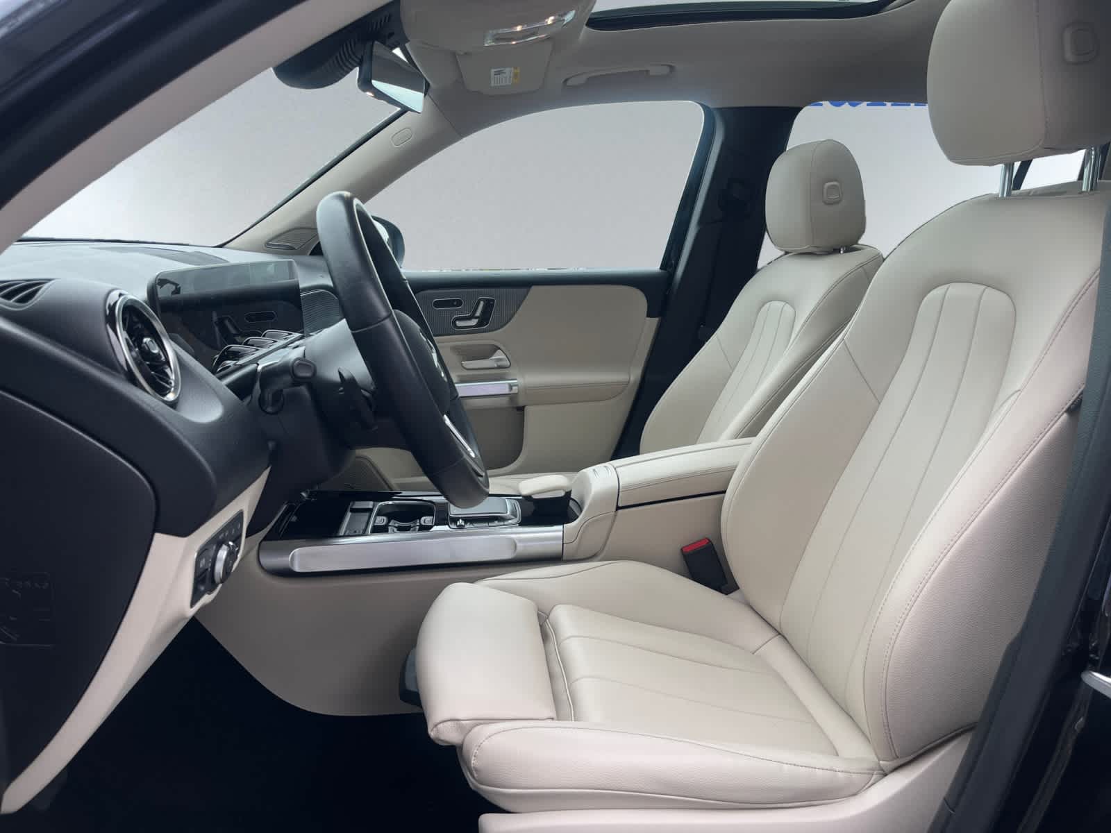 used 2021 Mercedes-Benz GLB 250 car, priced at $29,998