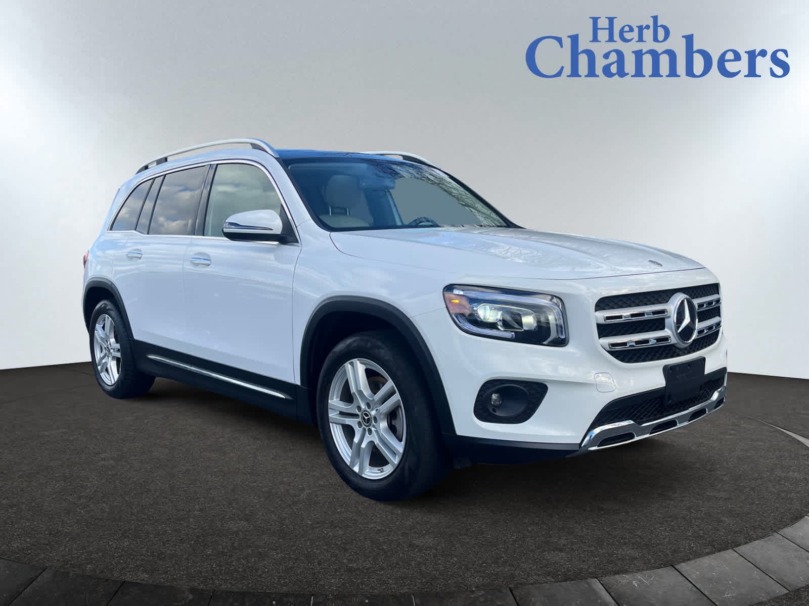 used 2021 Mercedes-Benz GLB 250 car, priced at $30,998