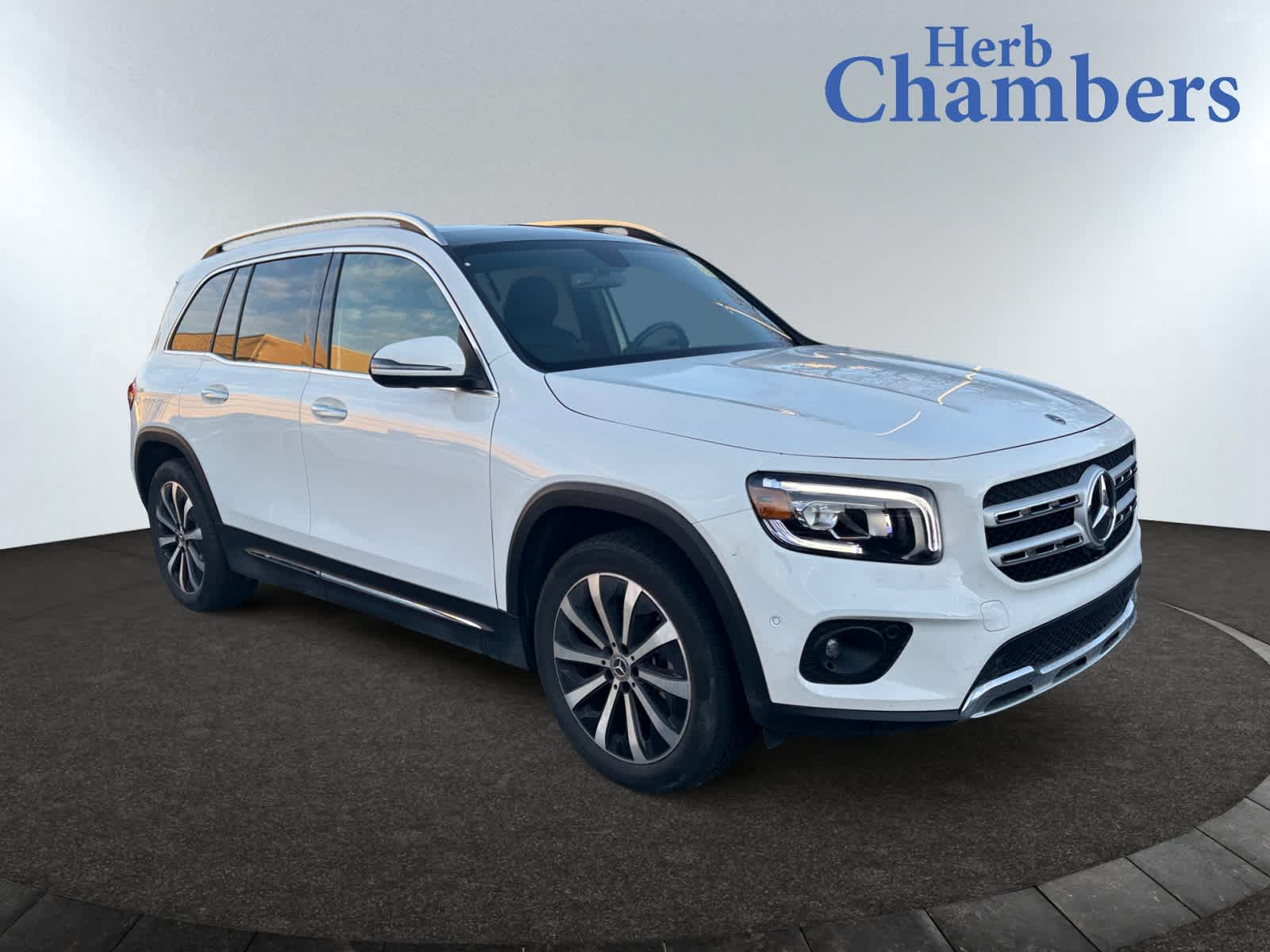 used 2023 Mercedes-Benz GLB 250 car, priced at $39,798