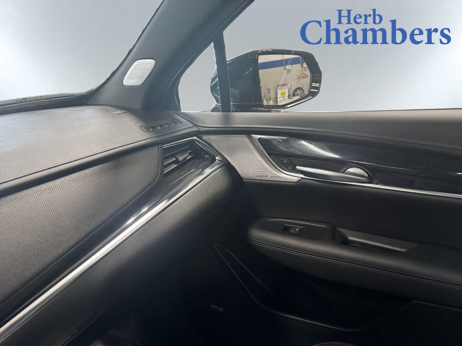 used 2023 Cadillac XT5 car, priced at $30,999
