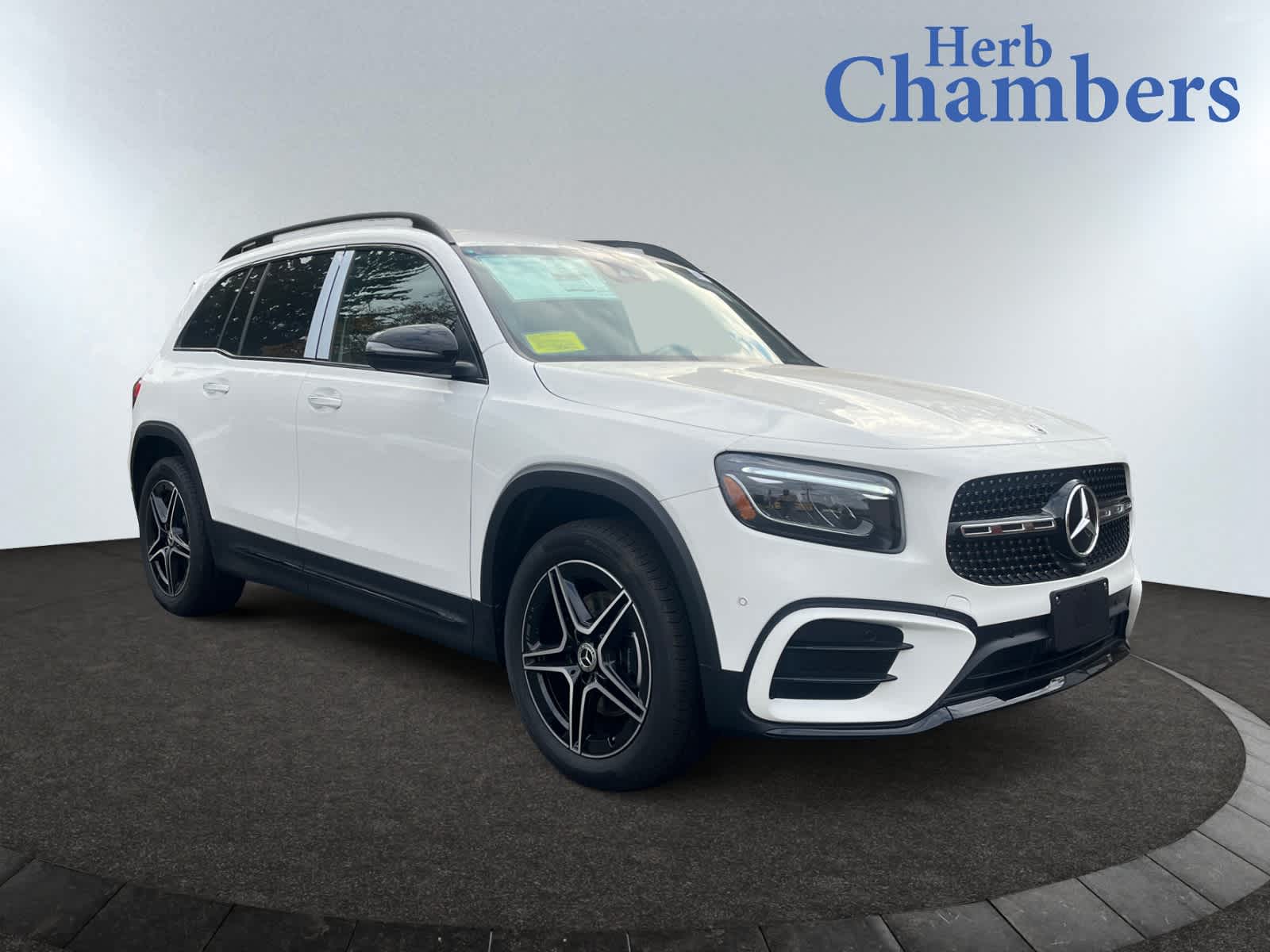 new 2025 Mercedes-Benz GLB 250 car