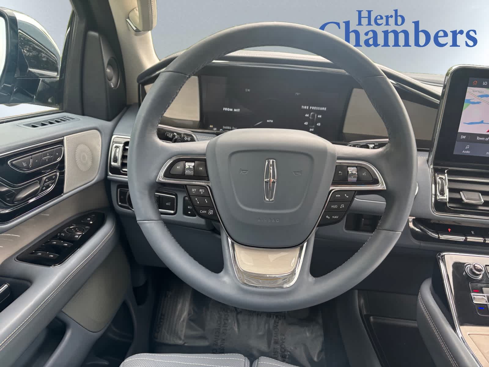 used 2021 Lincoln Navigator car, priced at $56,999