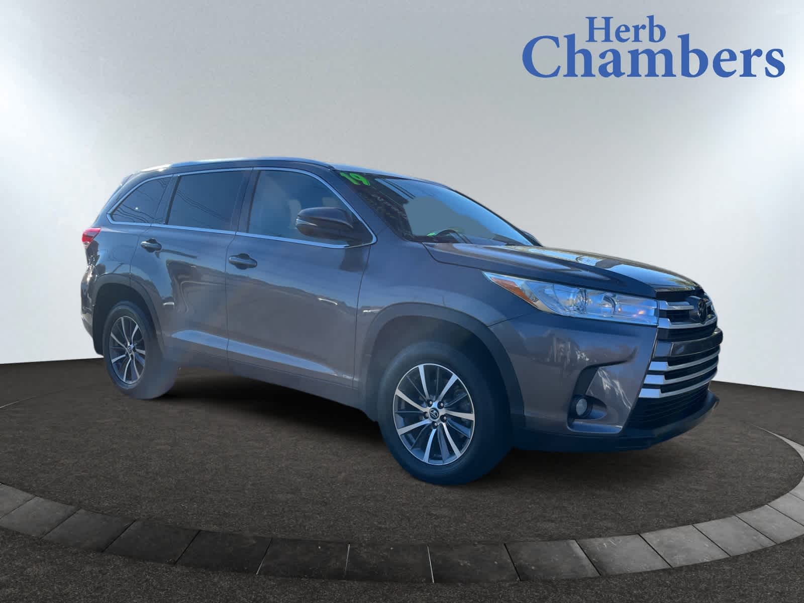 used 2019 Toyota Highlander car, priced at $27,997