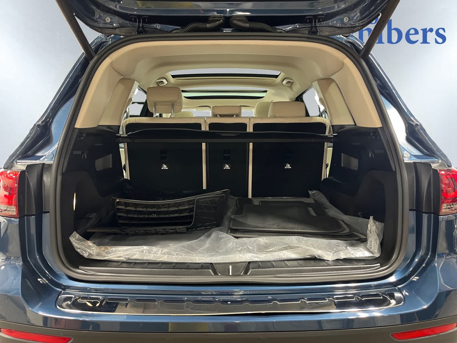 used 2021 Mercedes-Benz GLB 250 car, priced at $29,998