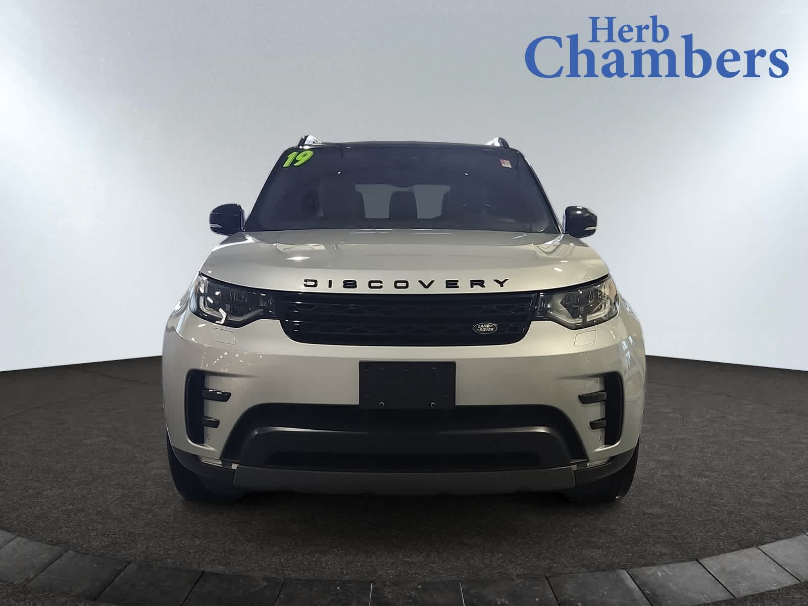 used 2019 Land Rover Discovery car, priced at $26,497