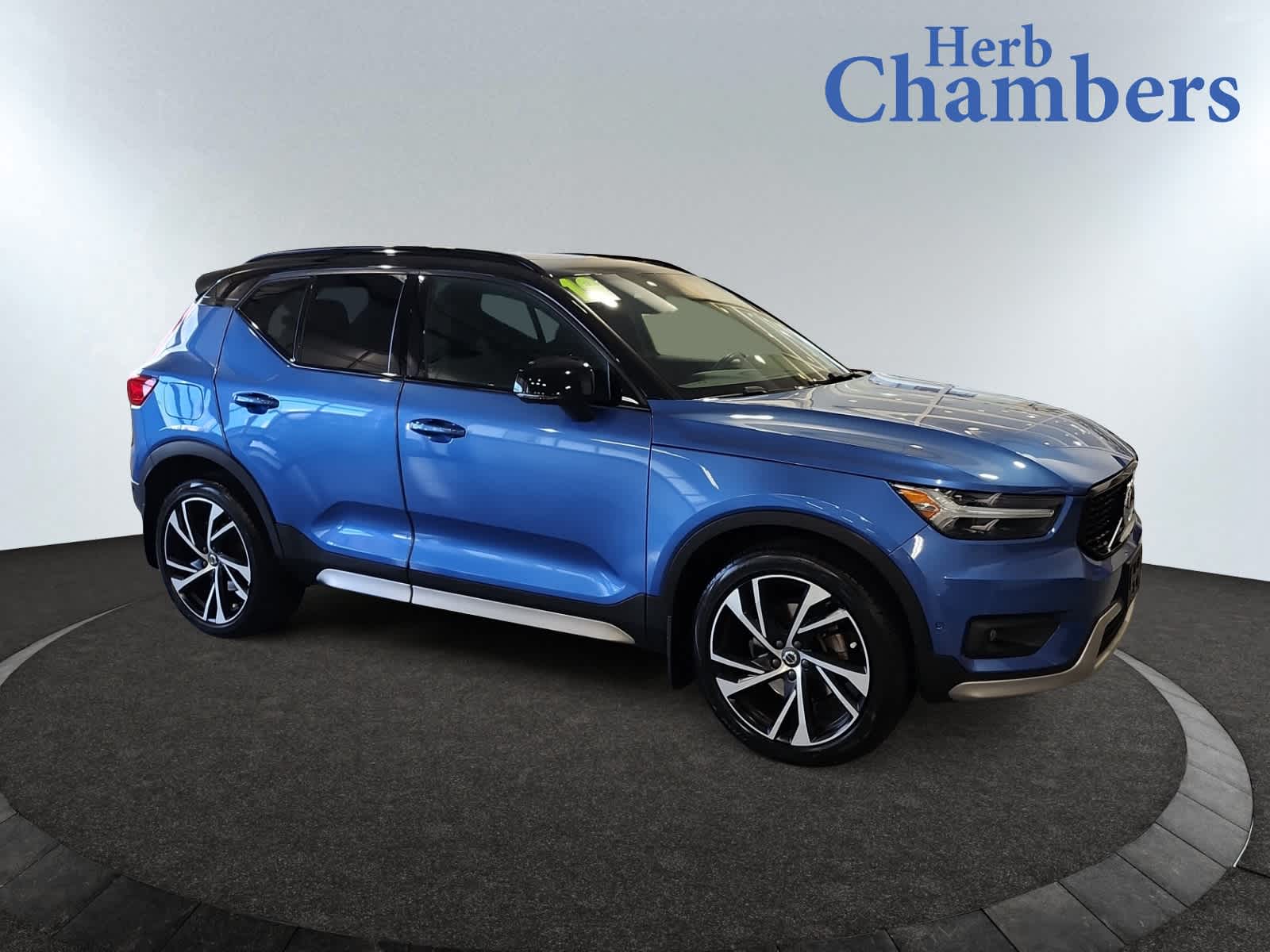 used 2019 Volvo XC40 car, priced at $22,997