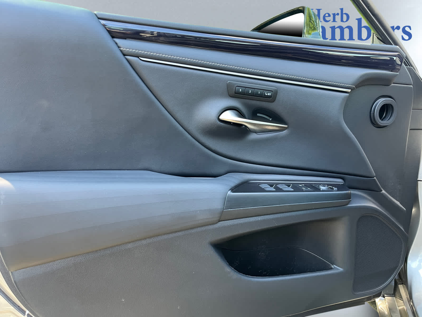 used 2020 Lexus ES 300h car, priced at $34,999