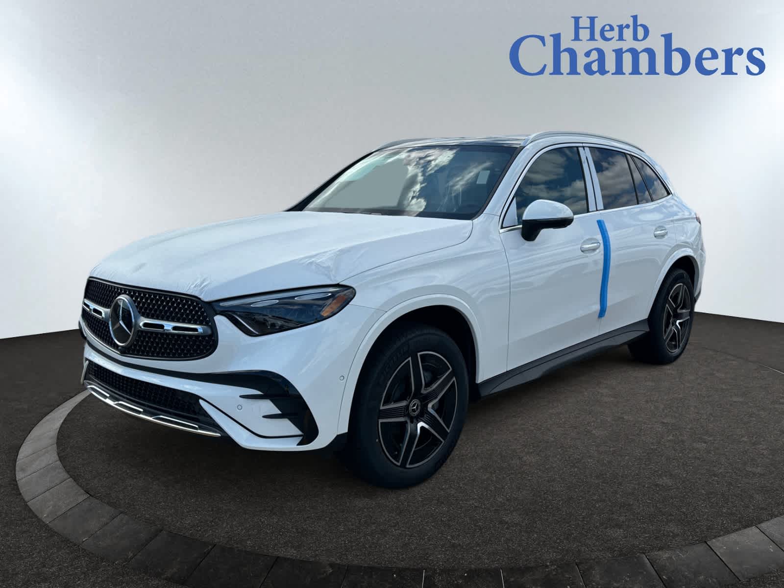 new 2025 Mercedes-Benz GLC 300 car