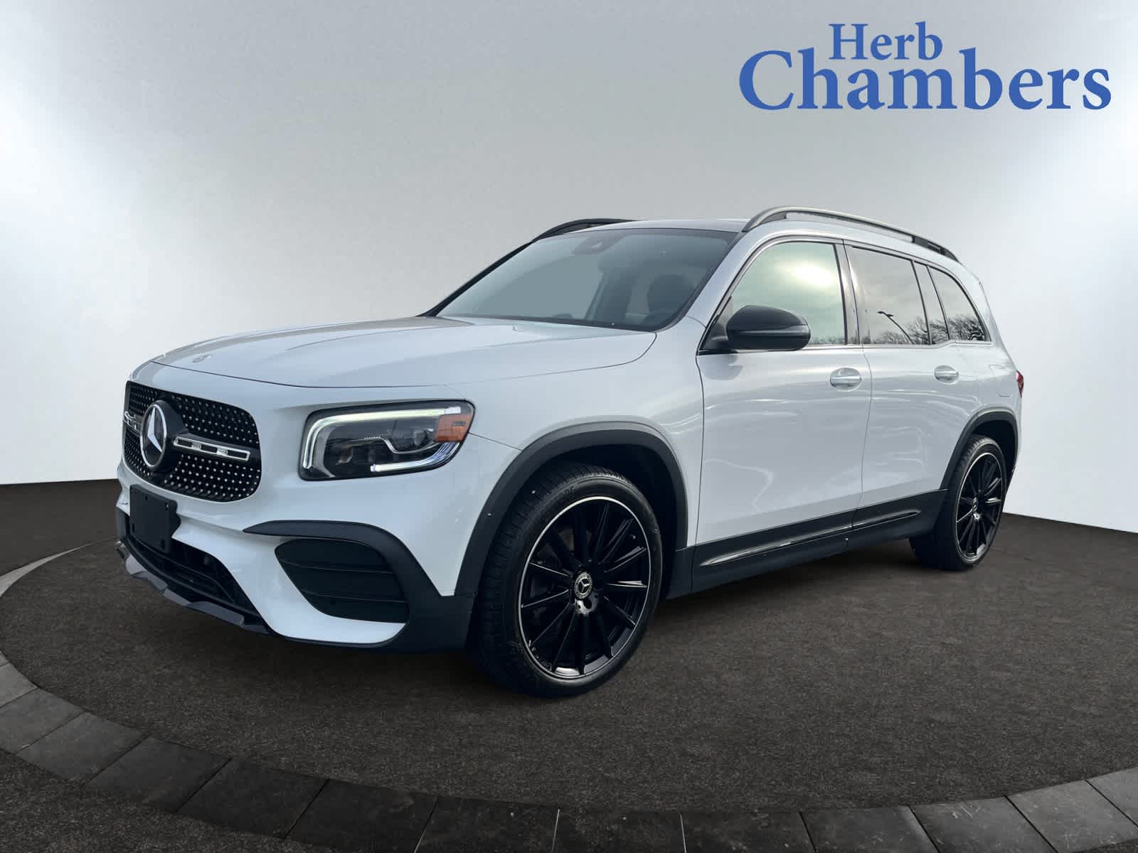 used 2021 Mercedes-Benz GLB 250 car, priced at $27,999