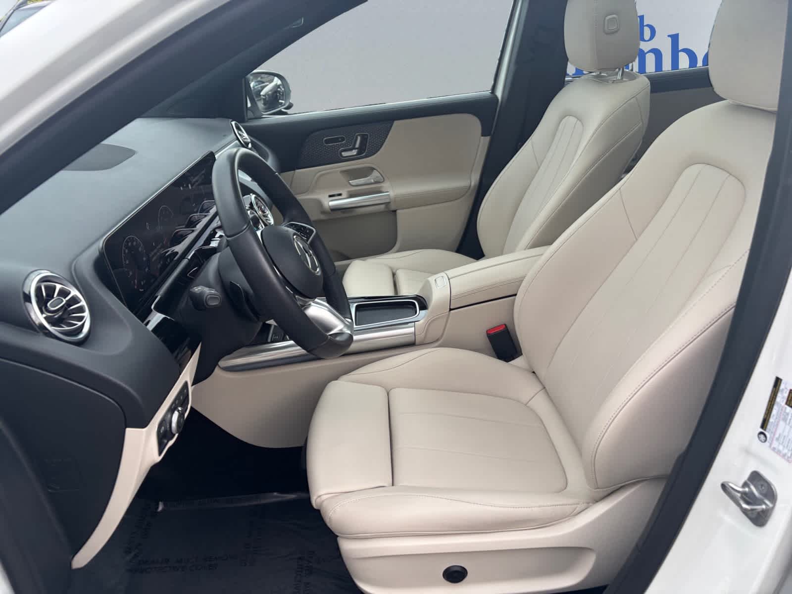 used 2024 Mercedes-Benz GLA 250 car, priced at $39,998