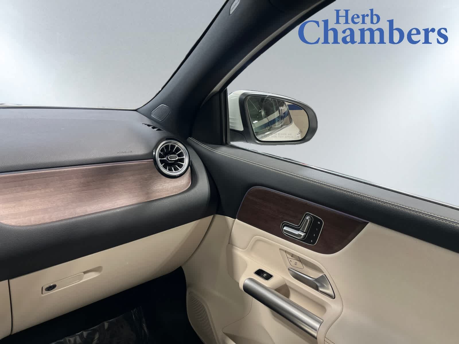 used 2023 Mercedes-Benz GLA 250 car, priced at $32,598