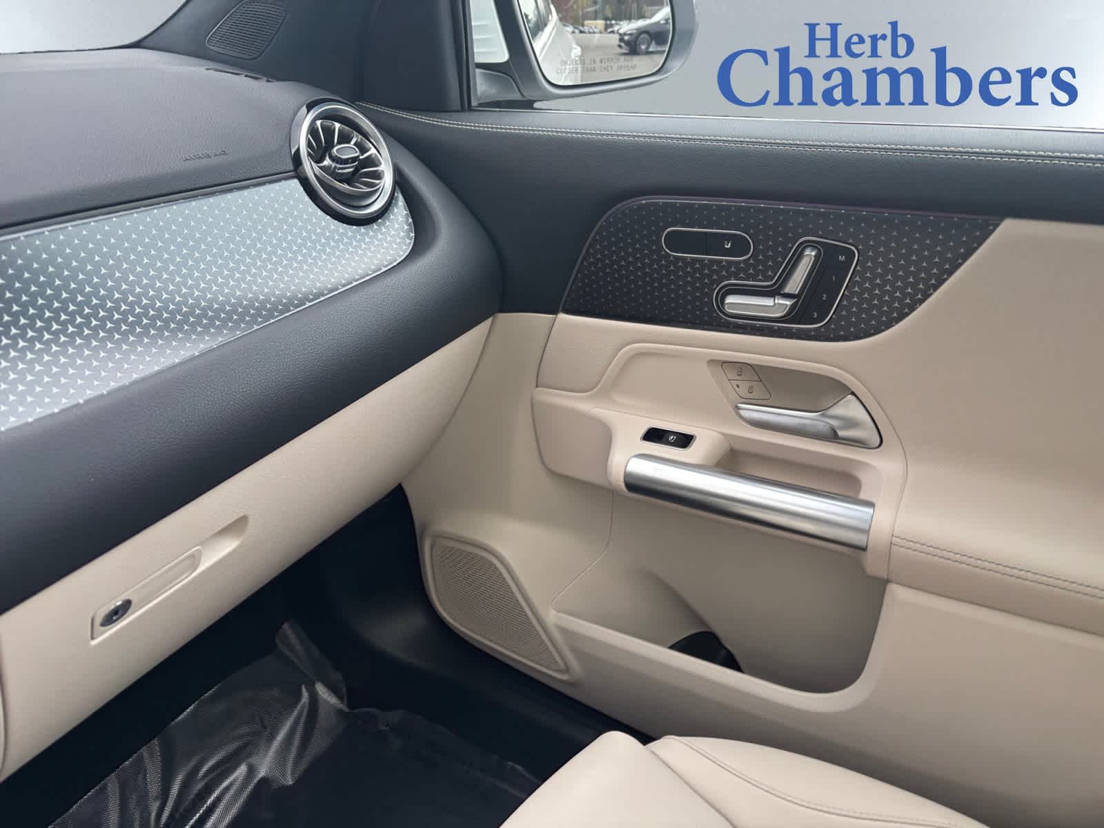 used 2024 Mercedes-Benz GLA 250 car, priced at $39,998