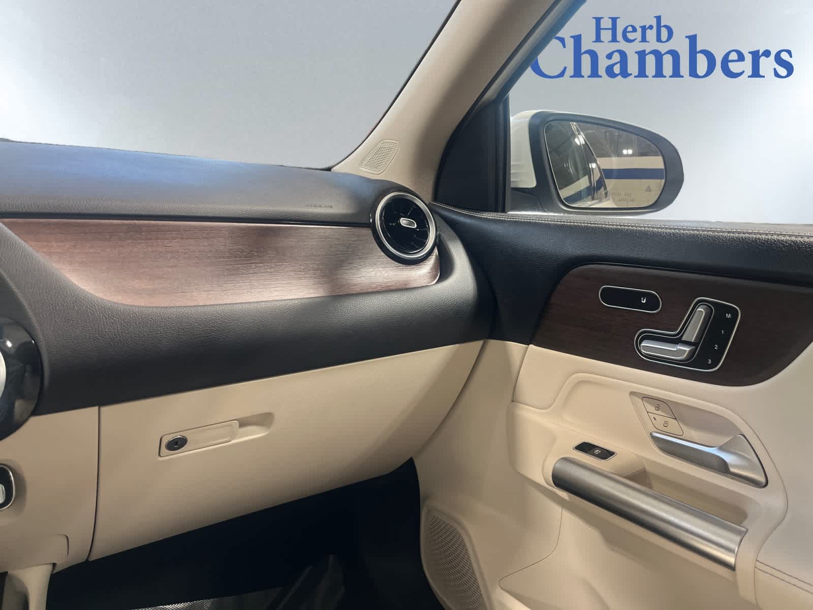 used 2021 Mercedes-Benz GLA 250 car, priced at $25,998