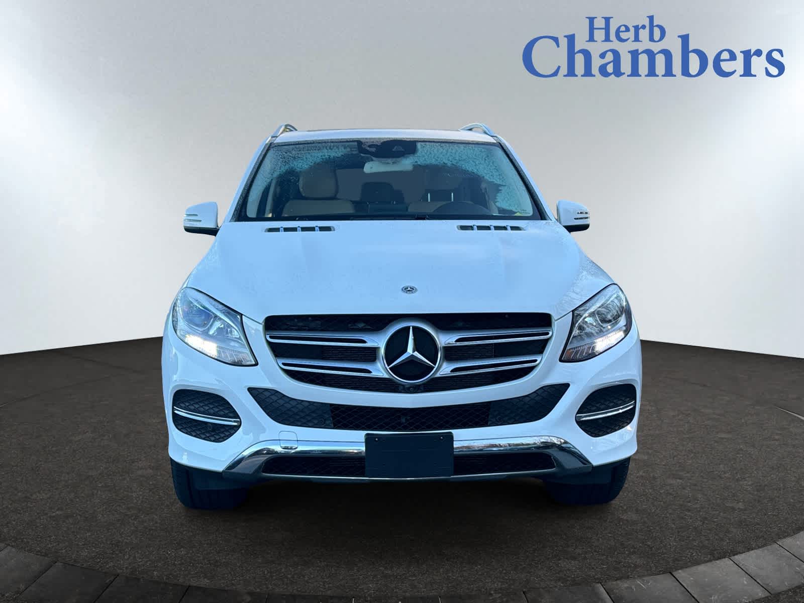 used 2019 Mercedes-Benz GLE 400 car, priced at $35,499