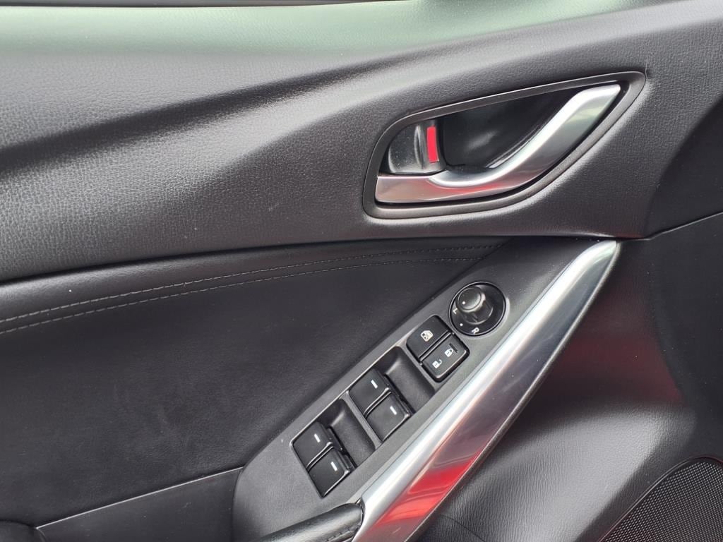 used 2015 Mazda Mazda6 car, priced at $10,900