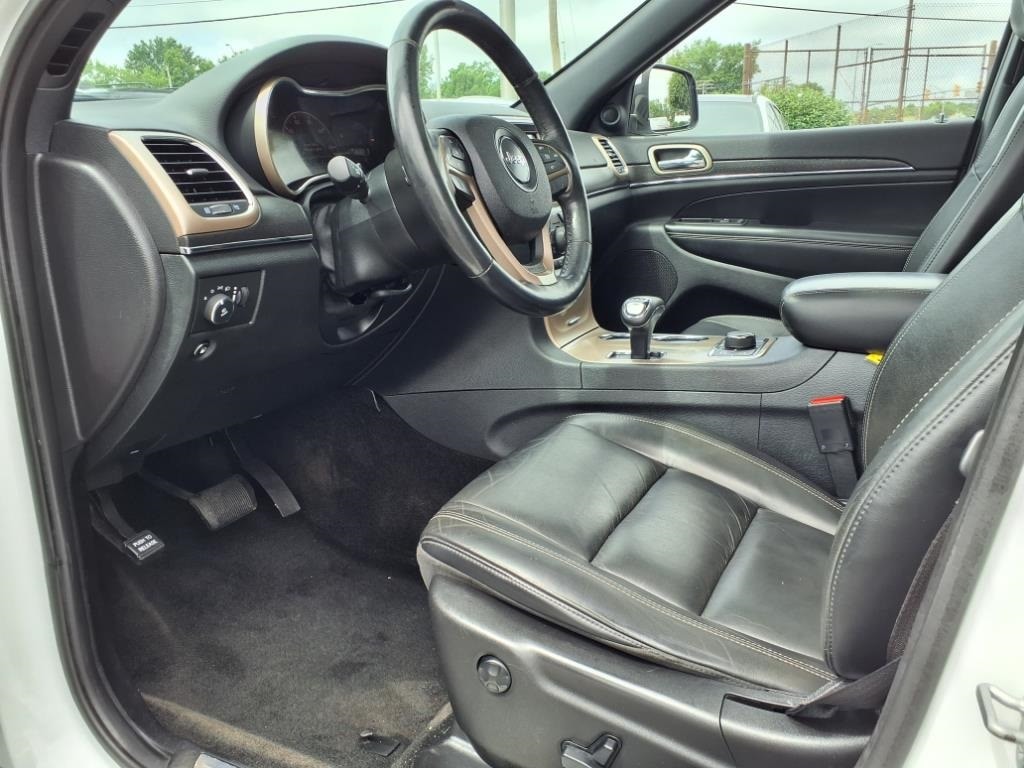 used 2015 Jeep Grand Cherokee car, priced at $15,900
