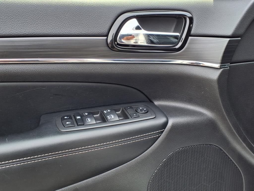 used 2021 Jeep Grand Cherokee car, priced at $28,900