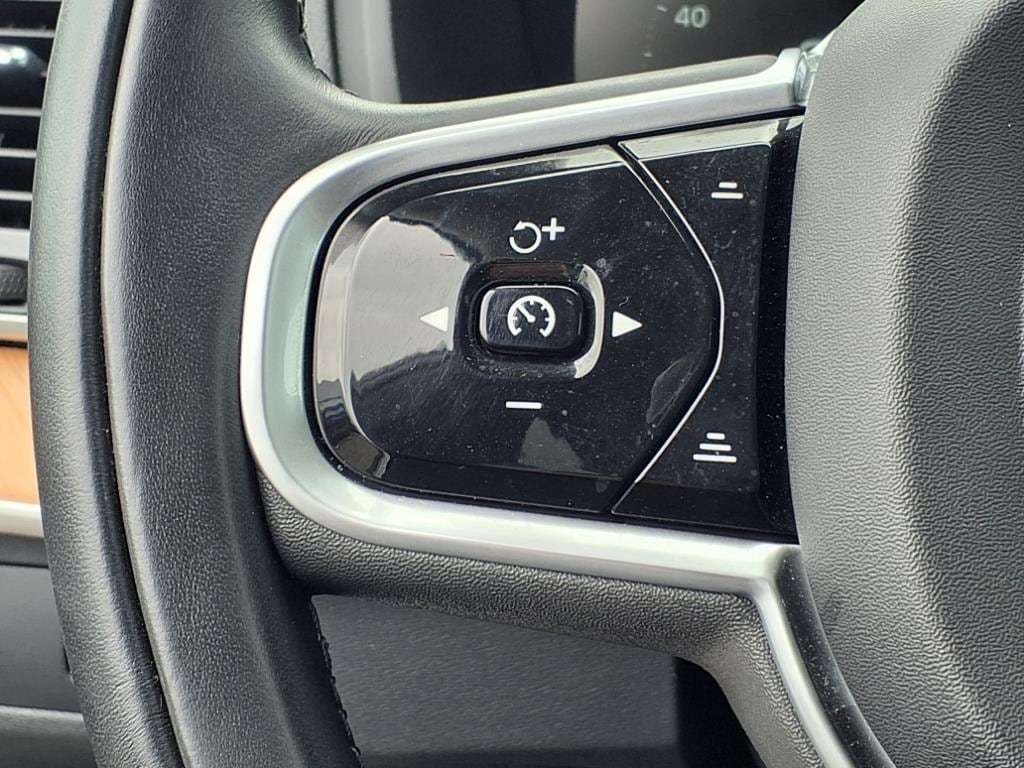 used 2022 Volvo XC90 car, priced at $39,500