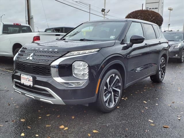 used 2022 Mitsubishi Outlander car, priced at $21,900