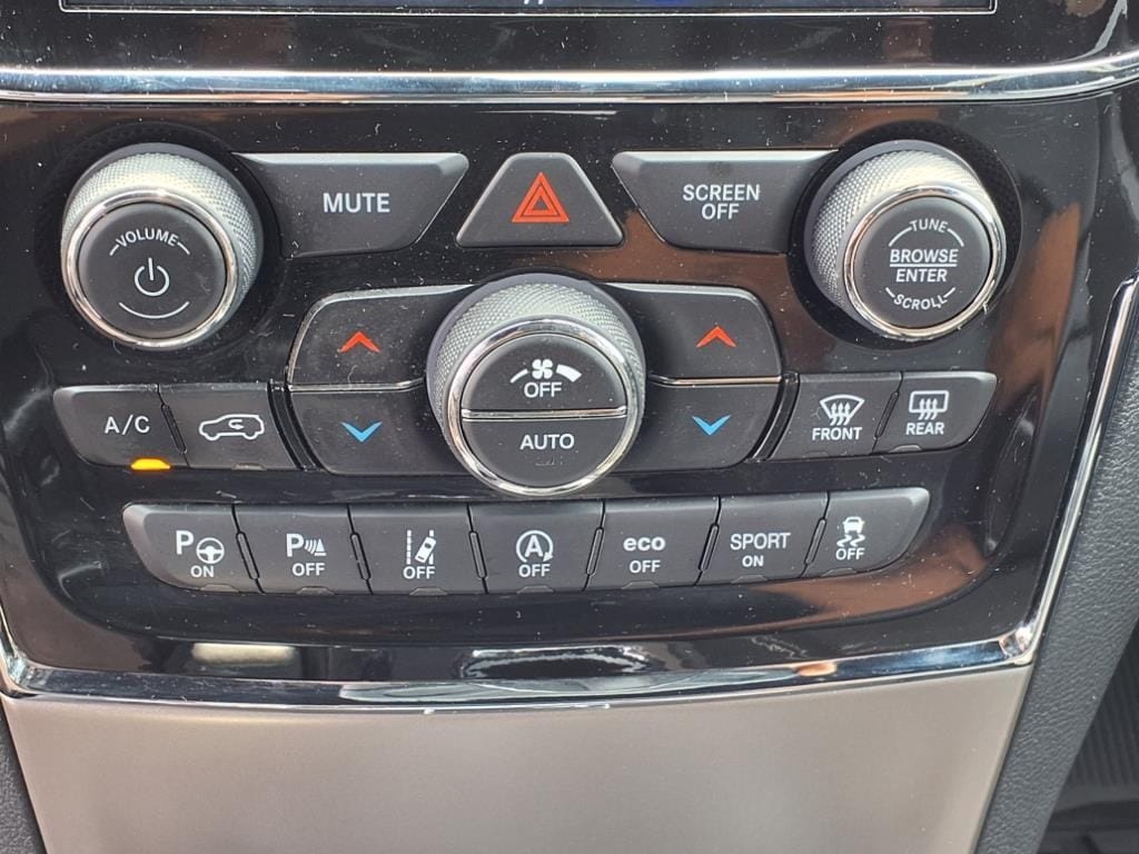 used 2021 Jeep Grand Cherokee car, priced at $28,900